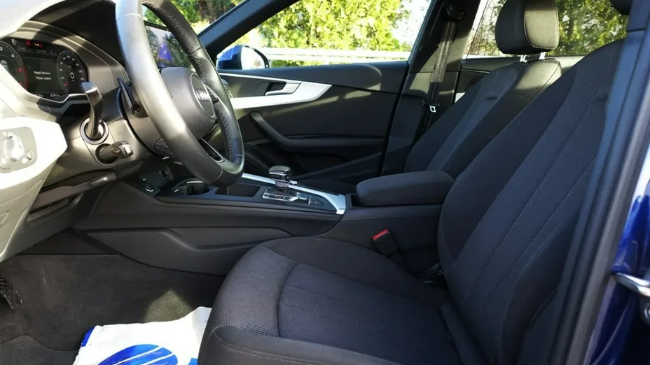 AUDI A4 -