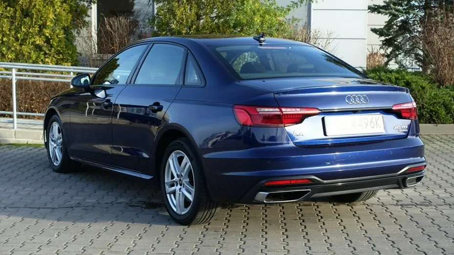 AUDI A4 -