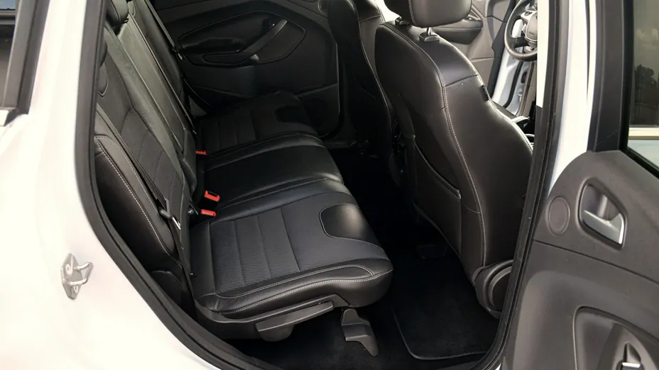 FORD Kuga -
