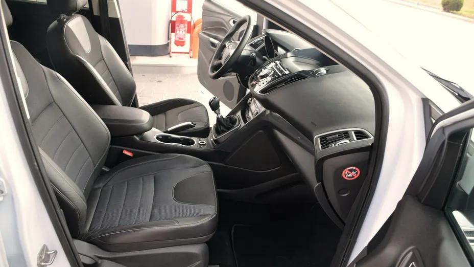 FORD Kuga -