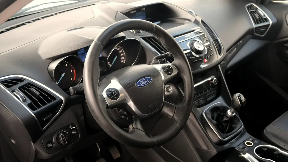 FORD Kuga -