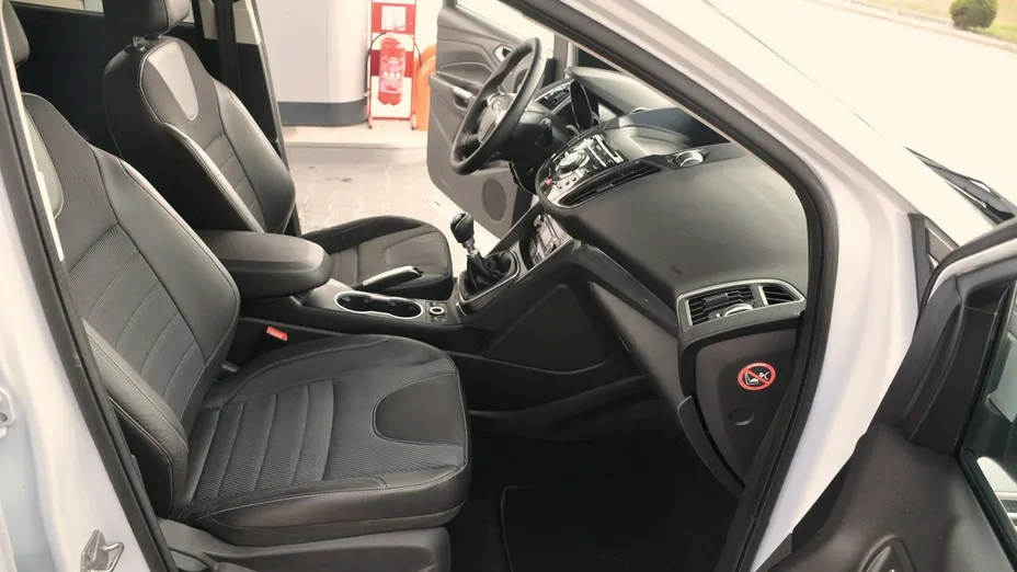 FORD Kuga -
