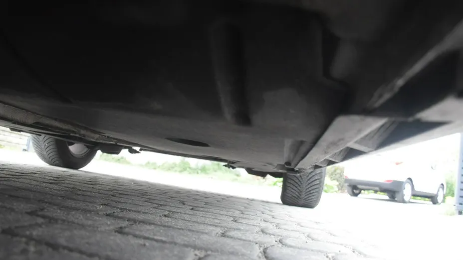 VOLVO V40 -