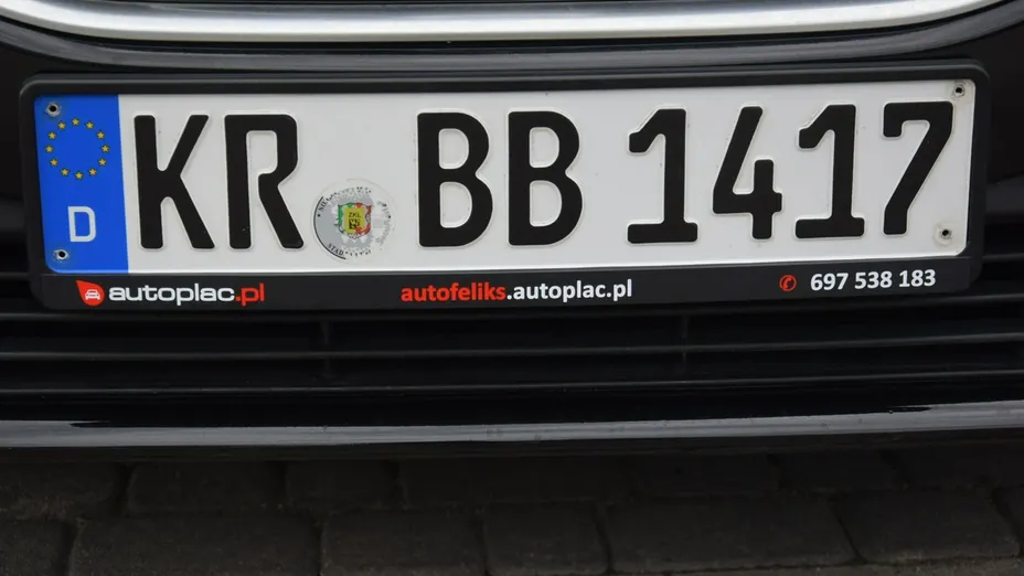 VOLVO V40 -