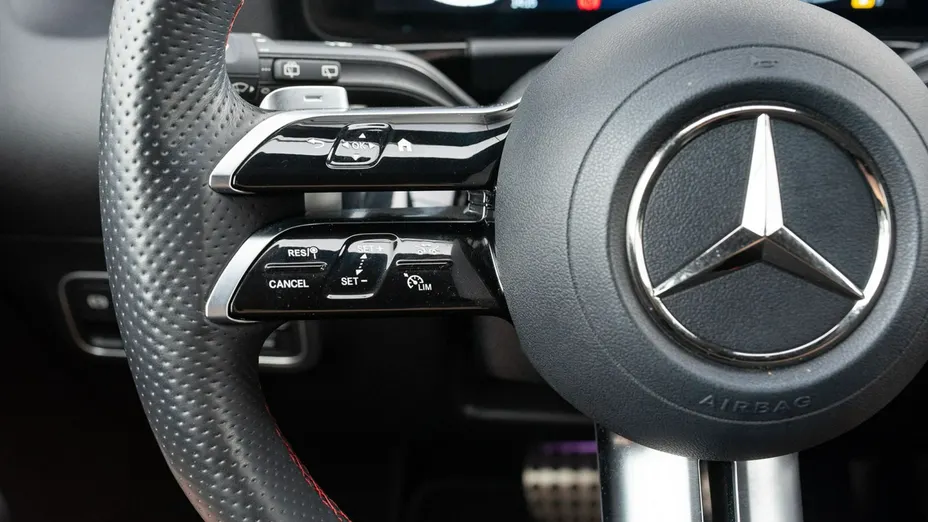 MERCEDES-BENZ GLA -