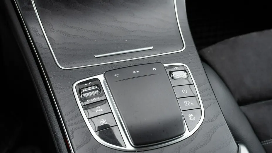 MERCEDES-BENZ GLC -