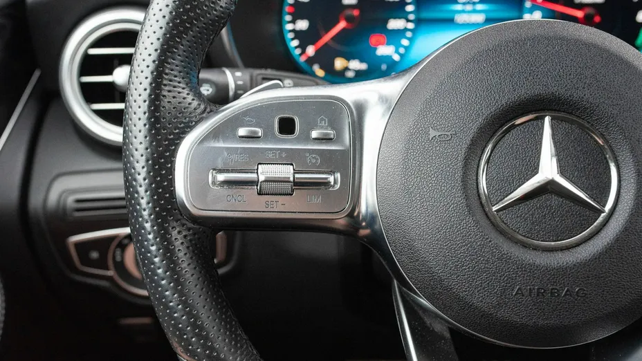 MERCEDES-BENZ GLC -