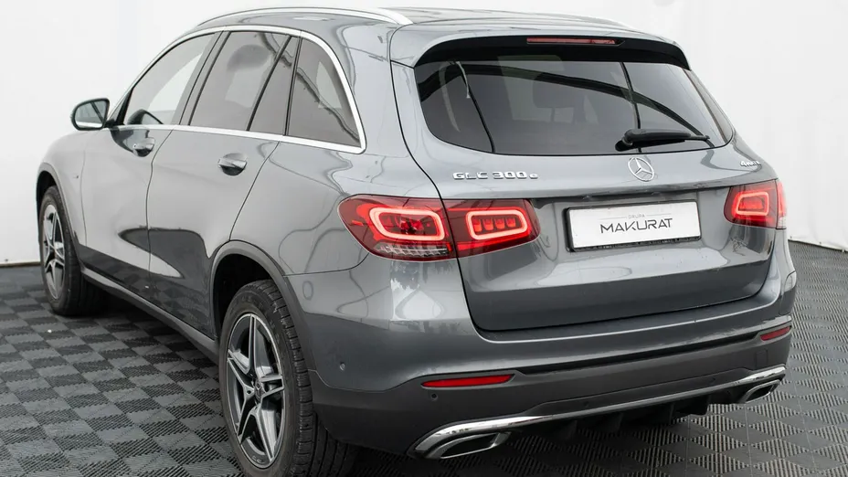 MERCEDES-BENZ GLC -