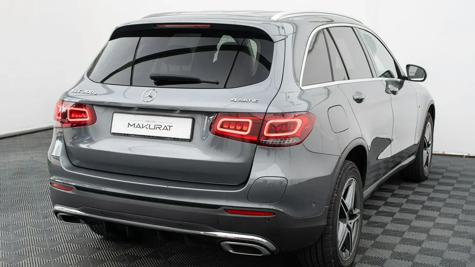 MERCEDES-BENZ GLC -