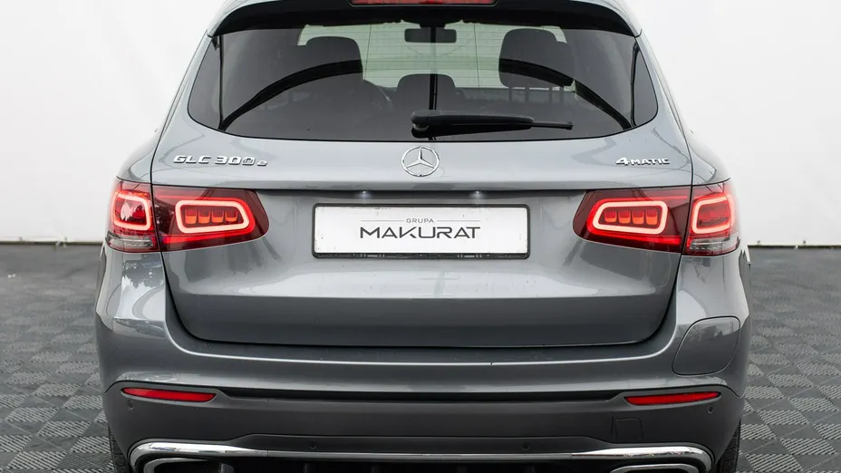 MERCEDES-BENZ GLC -