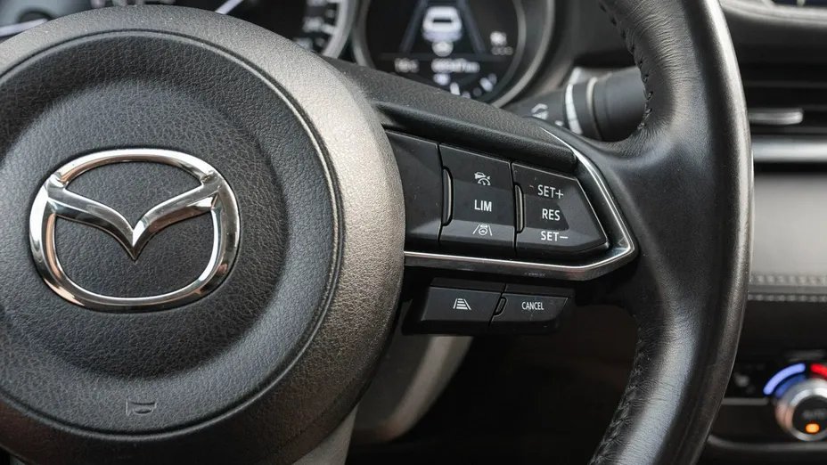 MAZDA 6 -