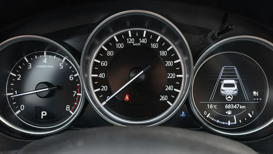 MAZDA 6 -