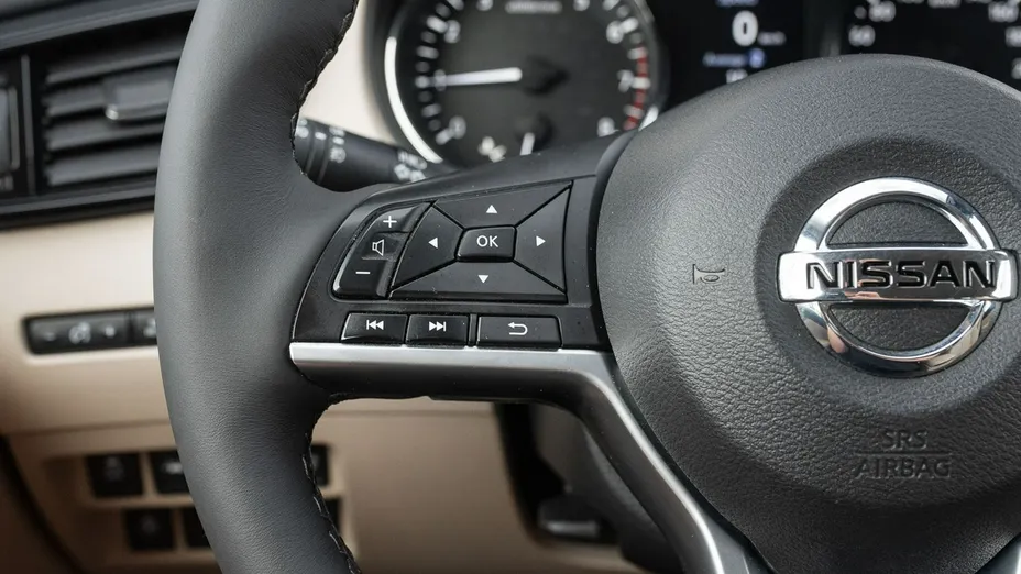 NISSAN X-Trail -