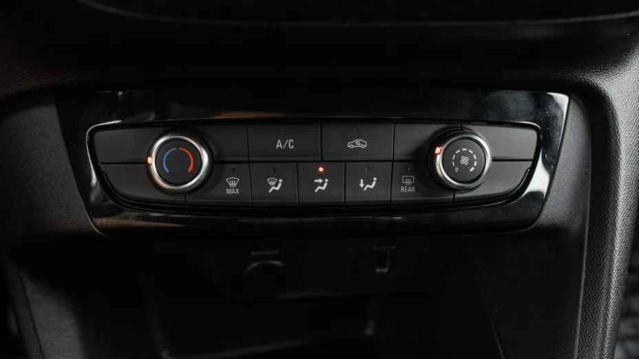 OPEL Corsa -