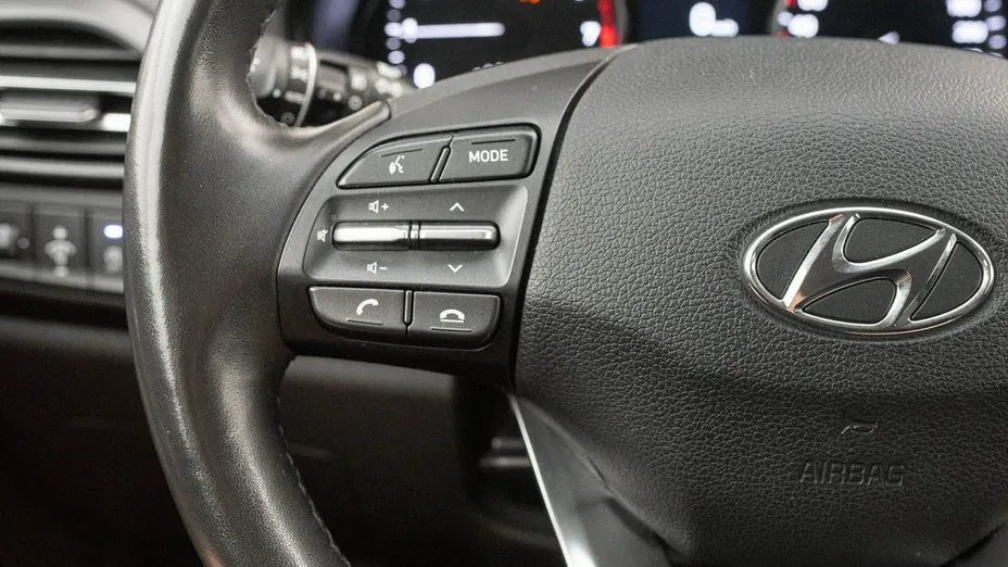 HYUNDAI i30 -