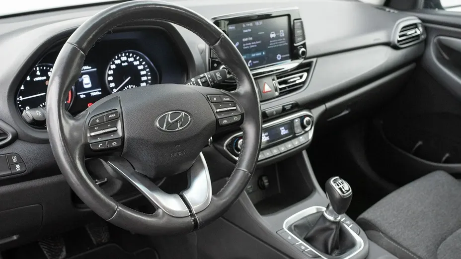 HYUNDAI i30 -