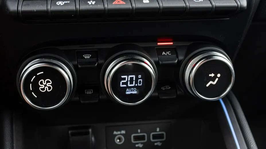 RENAULT Clio -