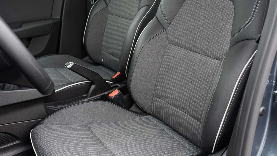 RENAULT Clio -