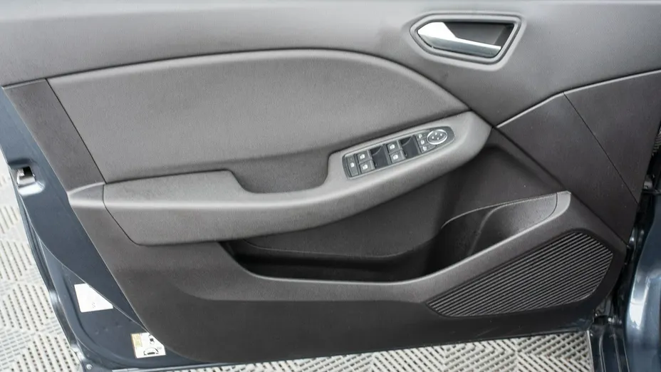 RENAULT Clio -