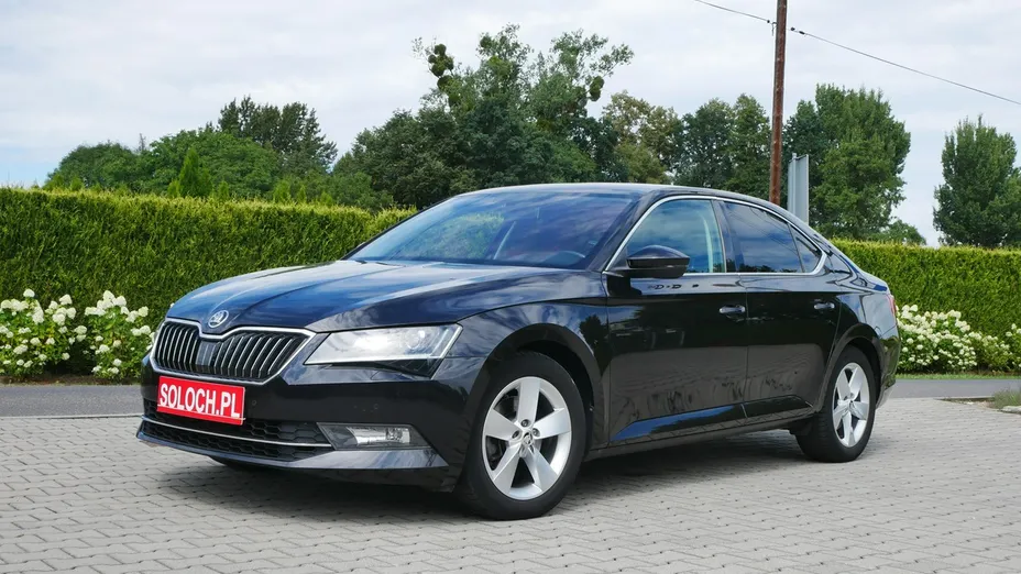SKODA Superb -