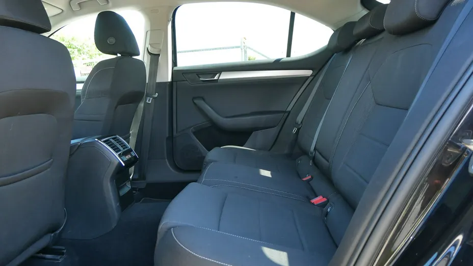 SKODA Superb -