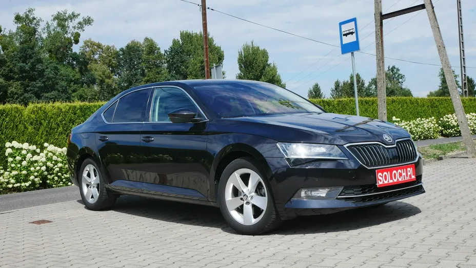 SKODA Superb -