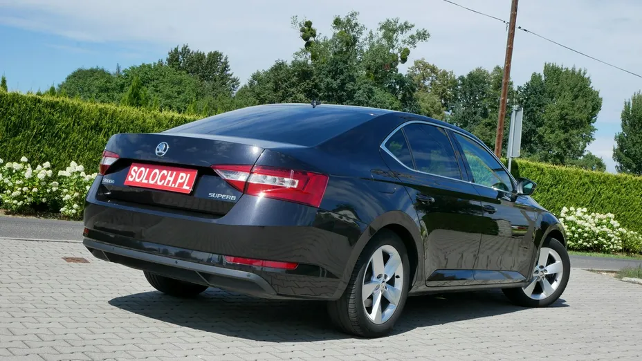 SKODA Superb -