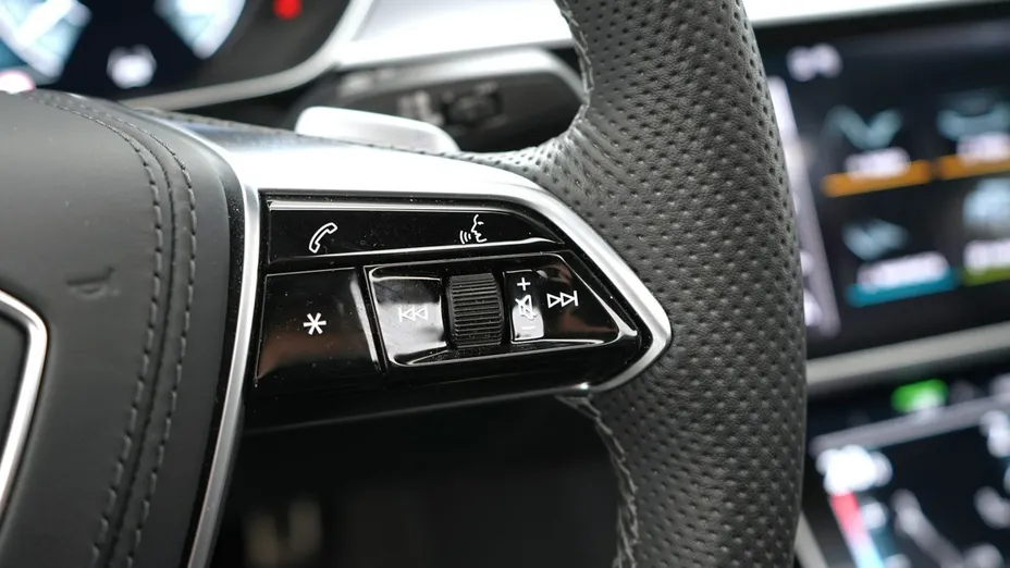 AUDI A8 -