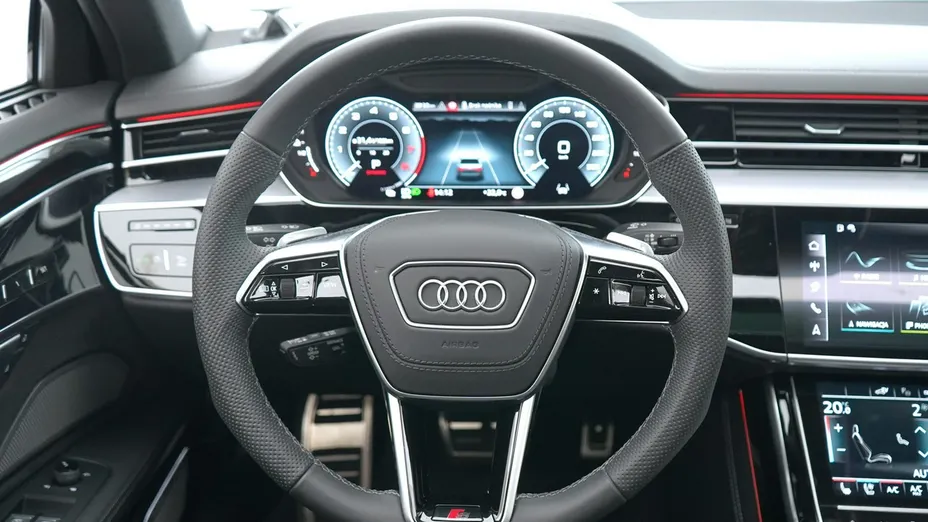 AUDI A8 -