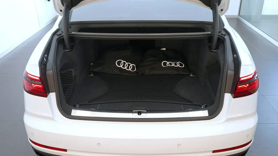 AUDI A8 -