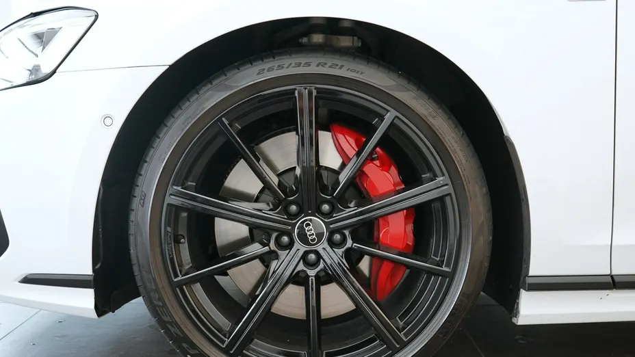 AUDI A8 -