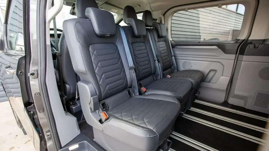 FORD Tourneo Custom -