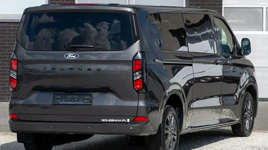 FORD Tourneo Custom -