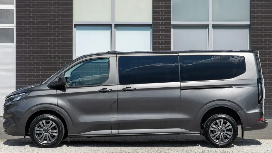 FORD Tourneo Custom -