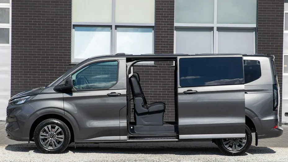 FORD Tourneo Custom -