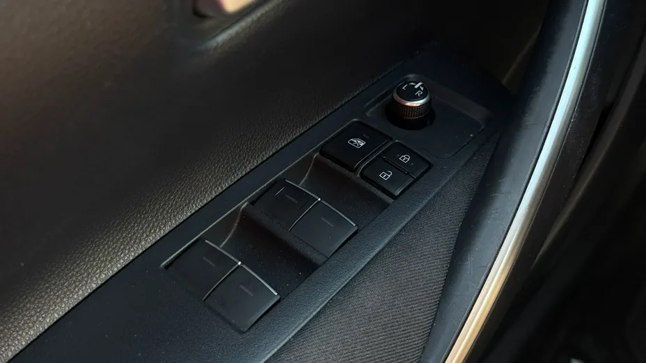 TOYOTA Corolla -