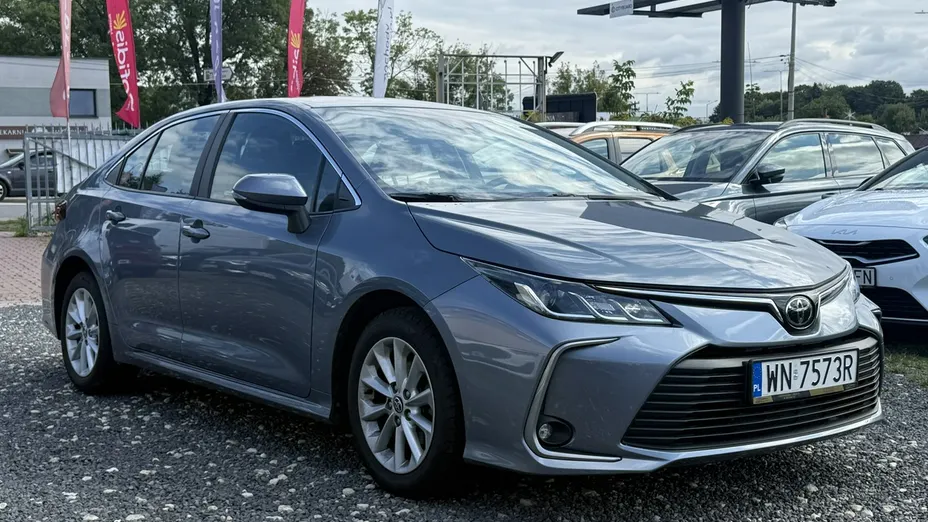 TOYOTA Corolla -