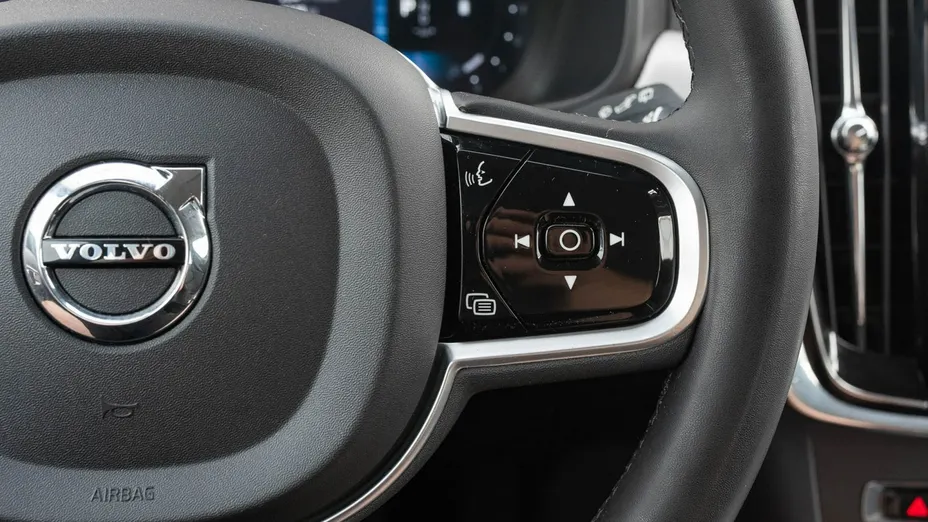 VOLVO V90 -