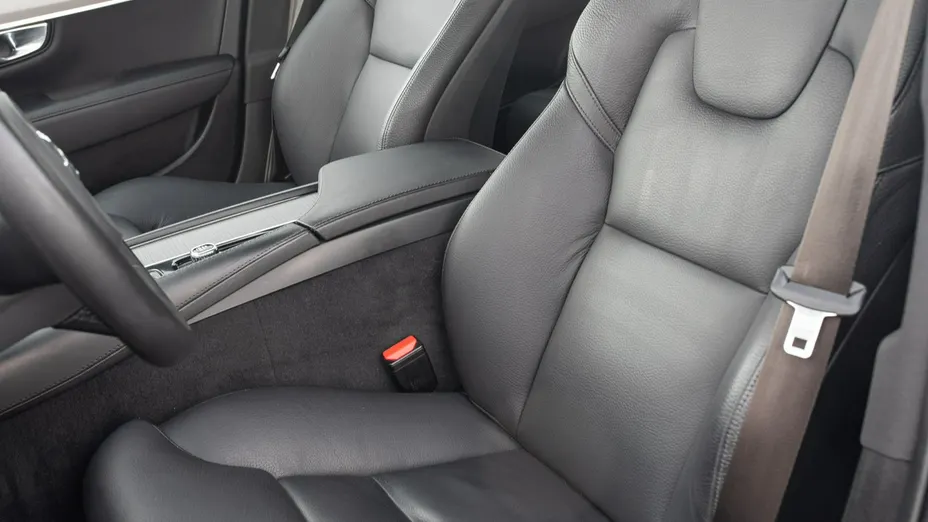 VOLVO V90 -