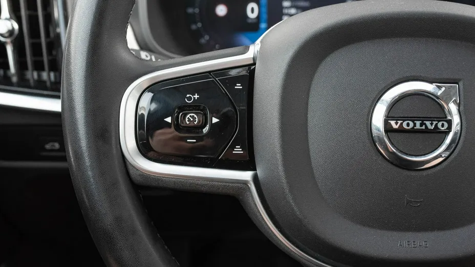 VOLVO V90 -