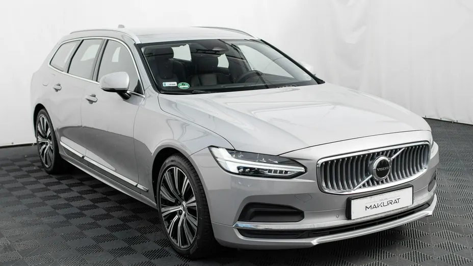 VOLVO V90 -