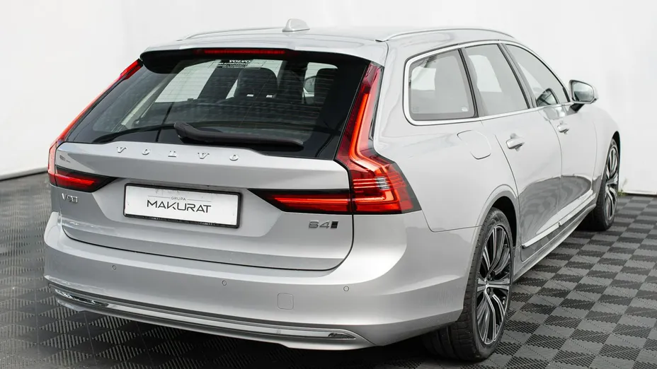 VOLVO V90 -