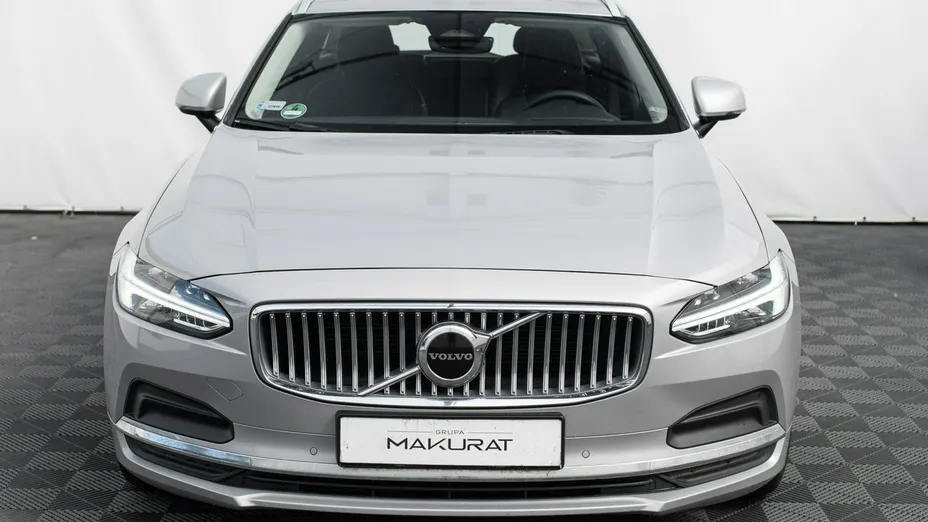 VOLVO V90 -