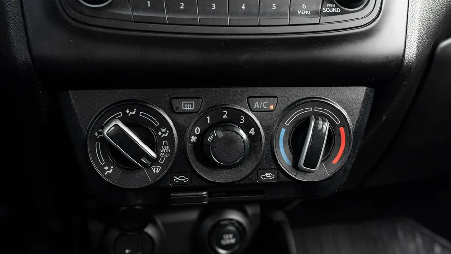 SUZUKI Swift -