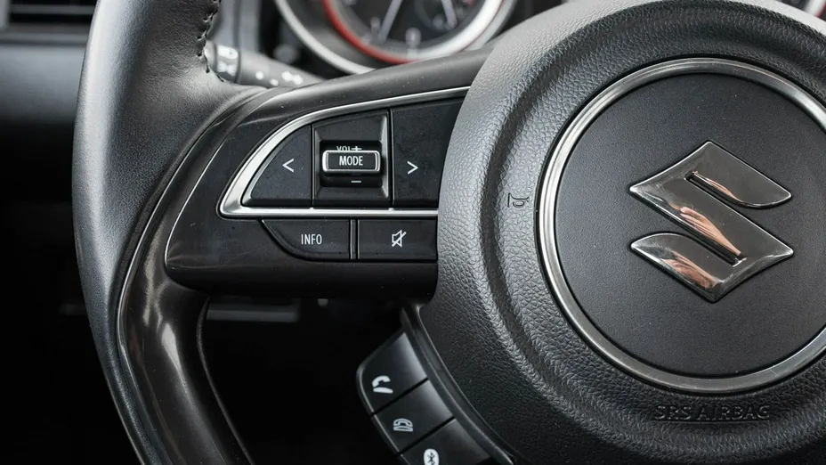 SUZUKI Swift -