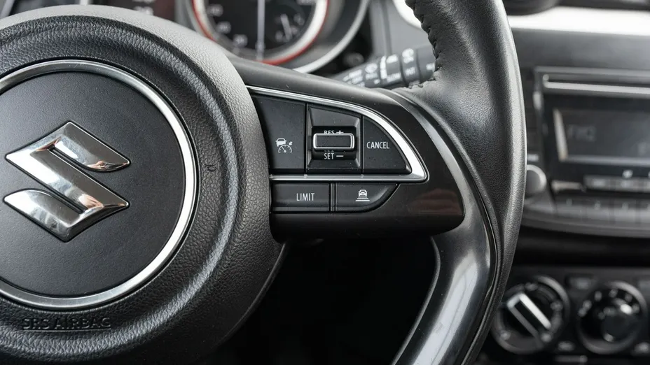 SUZUKI Swift -