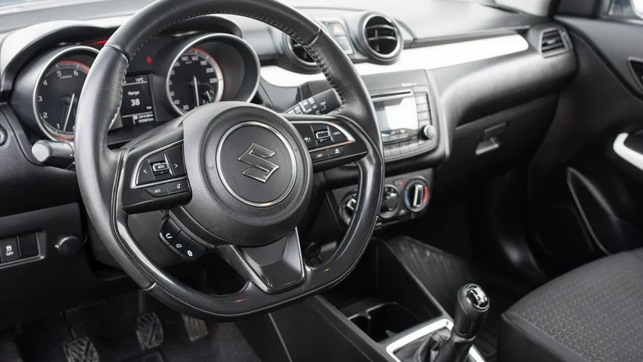 SUZUKI Swift -