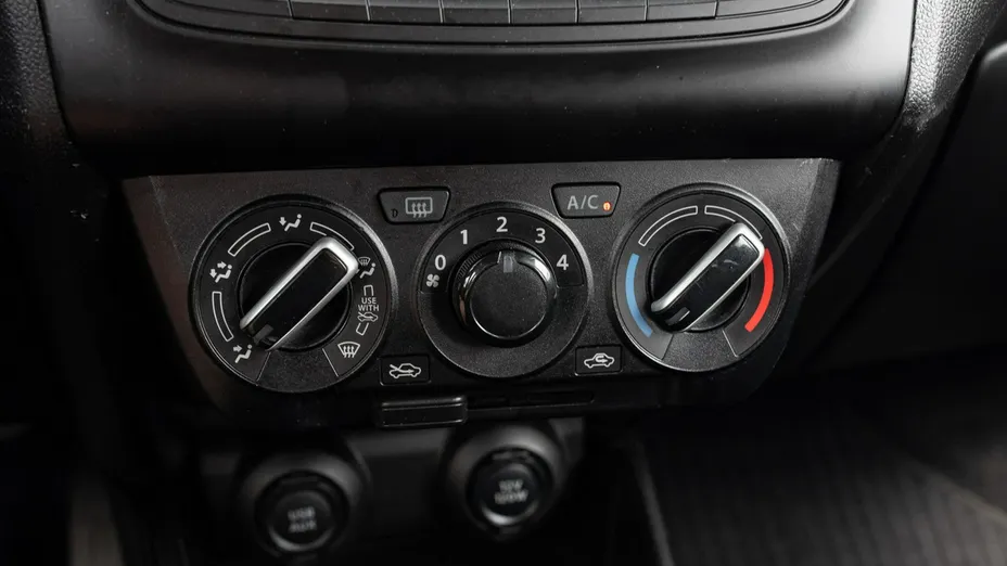 SUZUKI Swift -