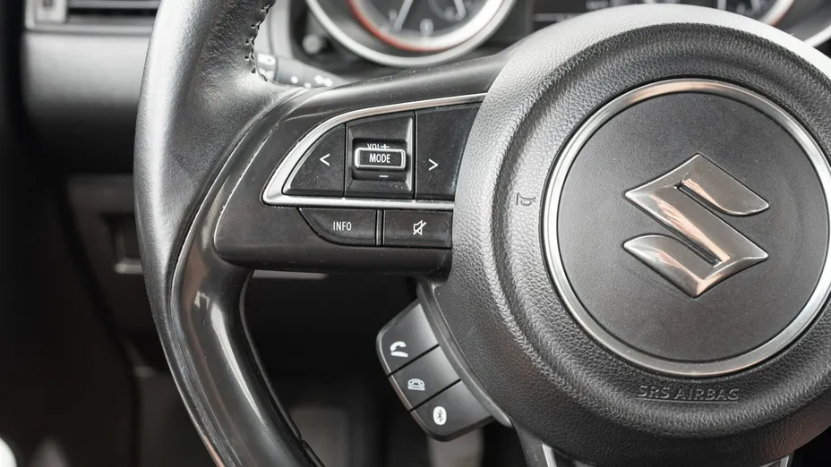 SUZUKI Swift -