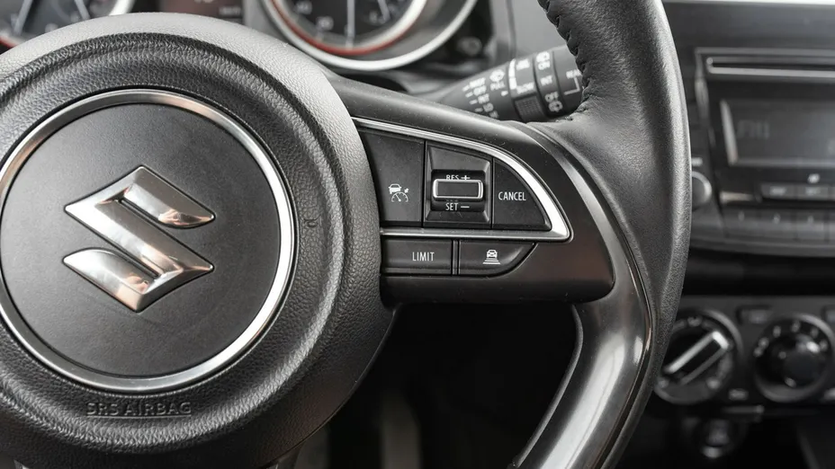 SUZUKI Swift -